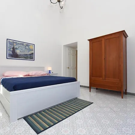 A Casa Di Mike Minori