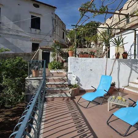 A Casa Di Mike * Minori